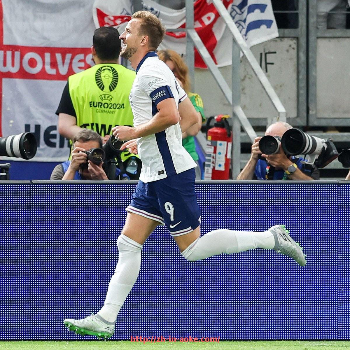 澳客足彩-CBA足球鞋刺客毒蜂:CBA球员穿搭的足球鞋品牌推荐